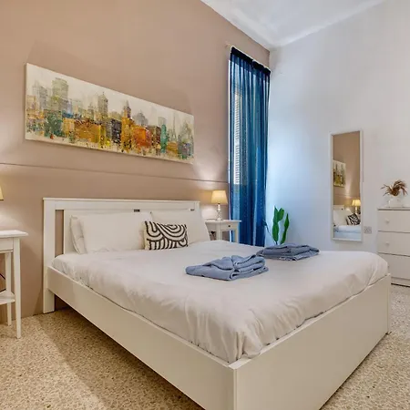Appartement New 4-bedroom Apartment, Steps From The Promenade By Sf Homes *