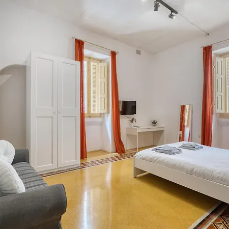 New 4-bedroom Apartment, Steps From The Promenade By Sf Homes Apartment