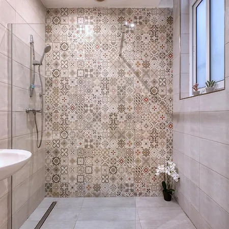 New 4-bedroom Apartment, Steps From The Promenade By Sf Homes