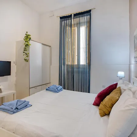 New 4-bedroom Apartment, Steps From The Promenade By Sf Homes Apartment
