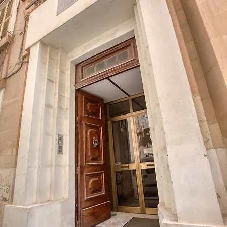 New 4-bedroom Apartment, Steps From The Promenade By Sf Homes *